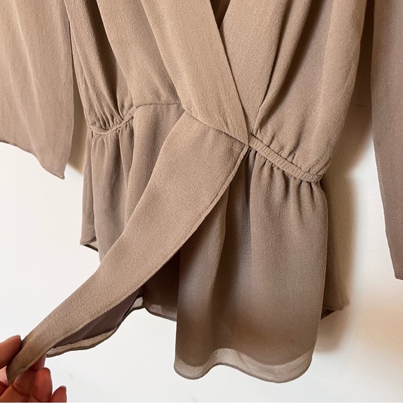 Babaton Aritzia Silk Blouse Surplice Peplum Taupe XXS Office Workwear - Picture 8 of 10